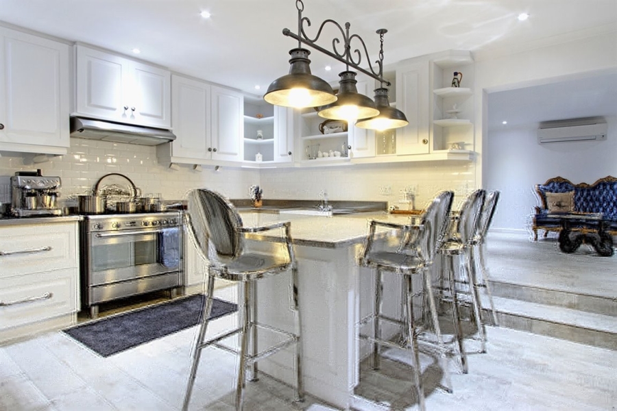 3 Bedroom Property for Sale in Clifton Western Cape